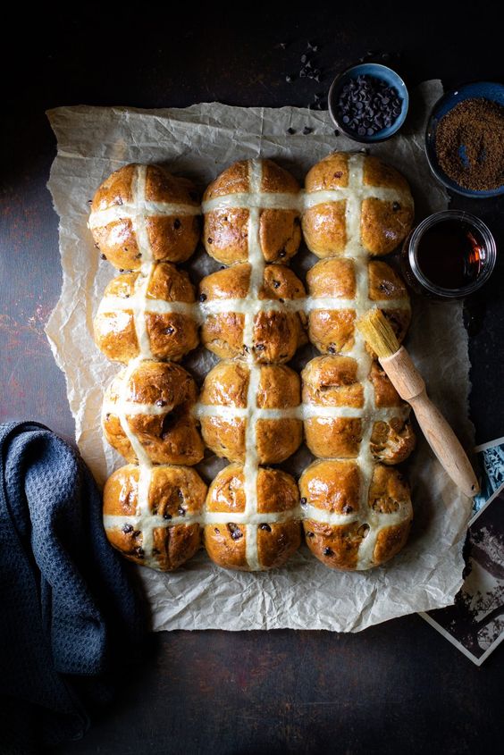 hot cross buns